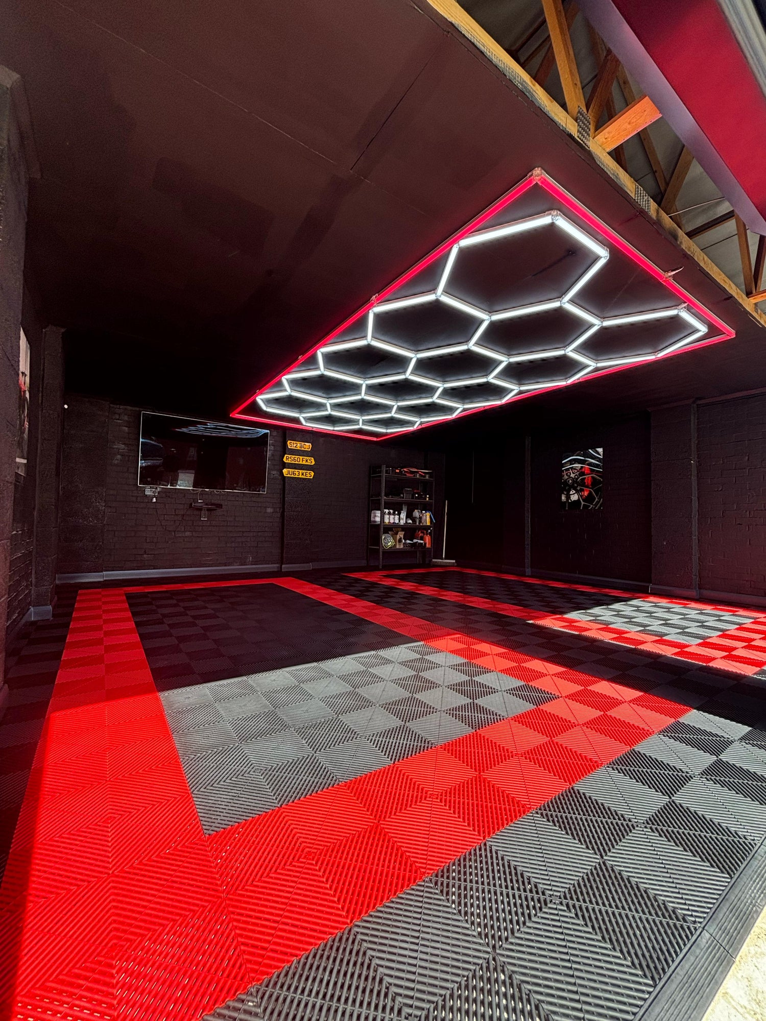 Hexagon Lighting 15 Grid System With Red Border