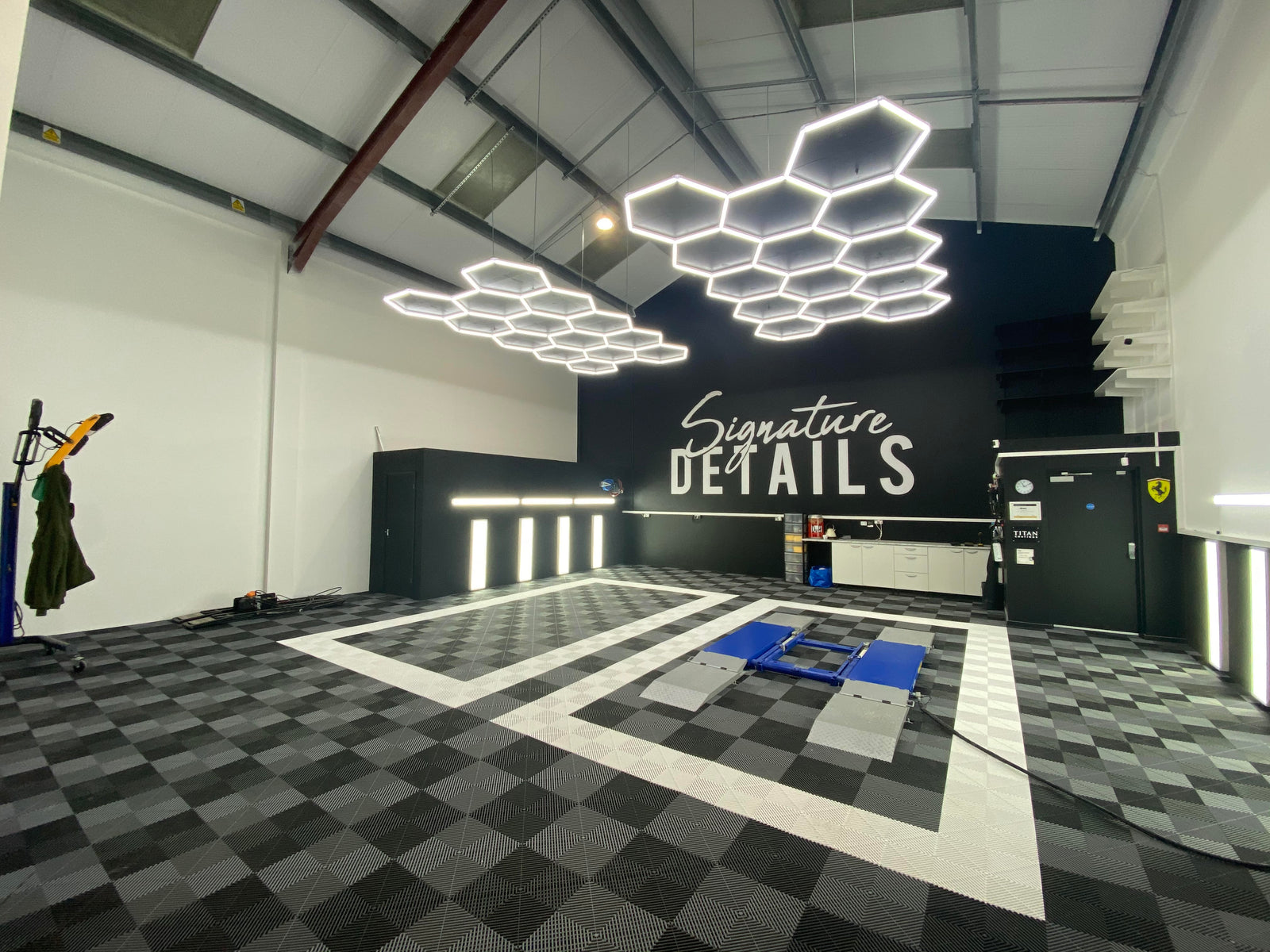 detailing floor tiles swisstrax